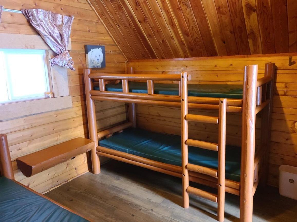 Revelstoke Rv & Cabin Resort Exterior photo